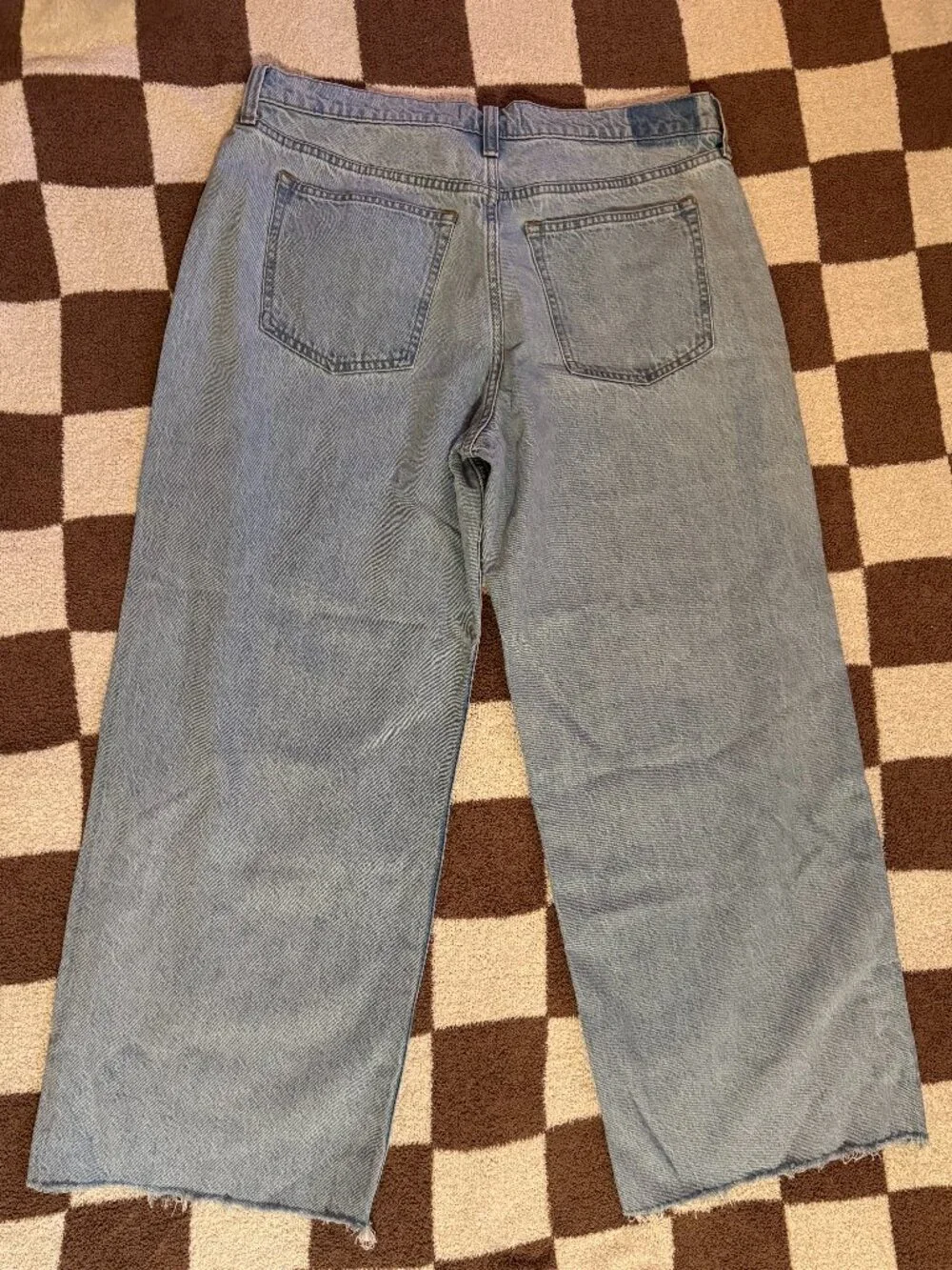 Abercrombie & Fitch - Low Rise Ultra Loose Jeans with Destroyed Hem - NWT - Picture 2 of 7